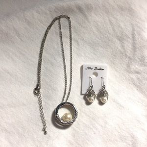 Set: Silver Pearl Earrings & Necklace